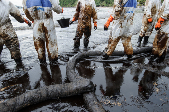 Oil & Fuel Spills: A Guide to Marine Spill Response